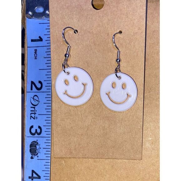 ☀️3/$12☀️ White Smiley Face Earrings - Picture 2 of 3